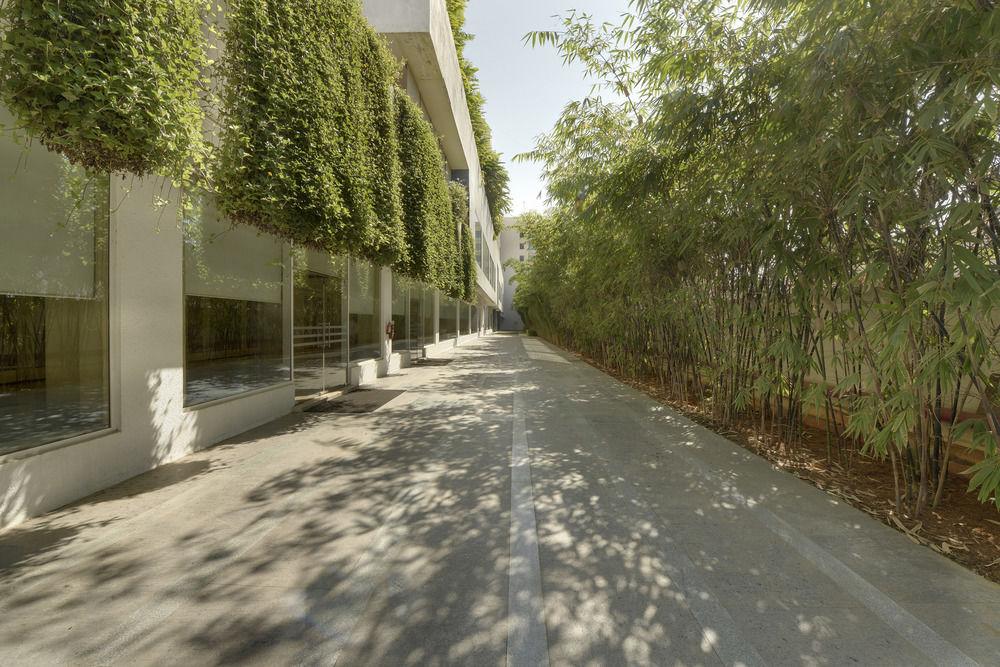Hotel Radisson Blu Bengaluru Outer Ring Road Exterior foto