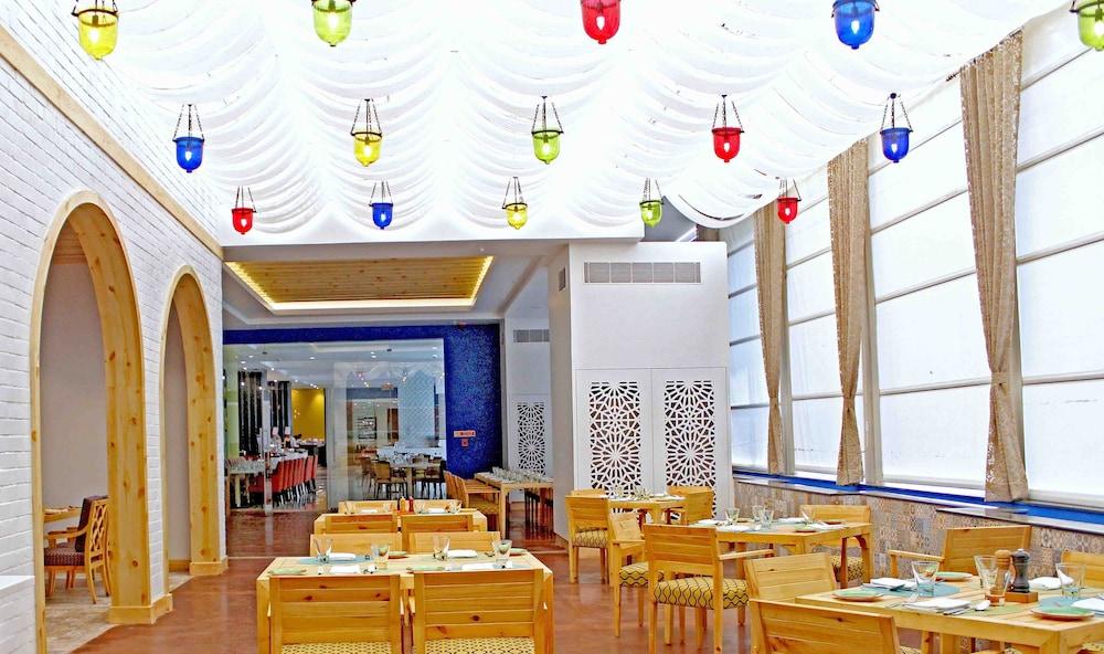 Hotel Radisson Blu Bengaluru Outer Ring Road Exterior foto