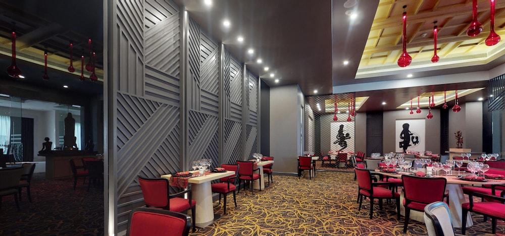Hotel Radisson Blu Bengaluru Outer Ring Road Exterior foto