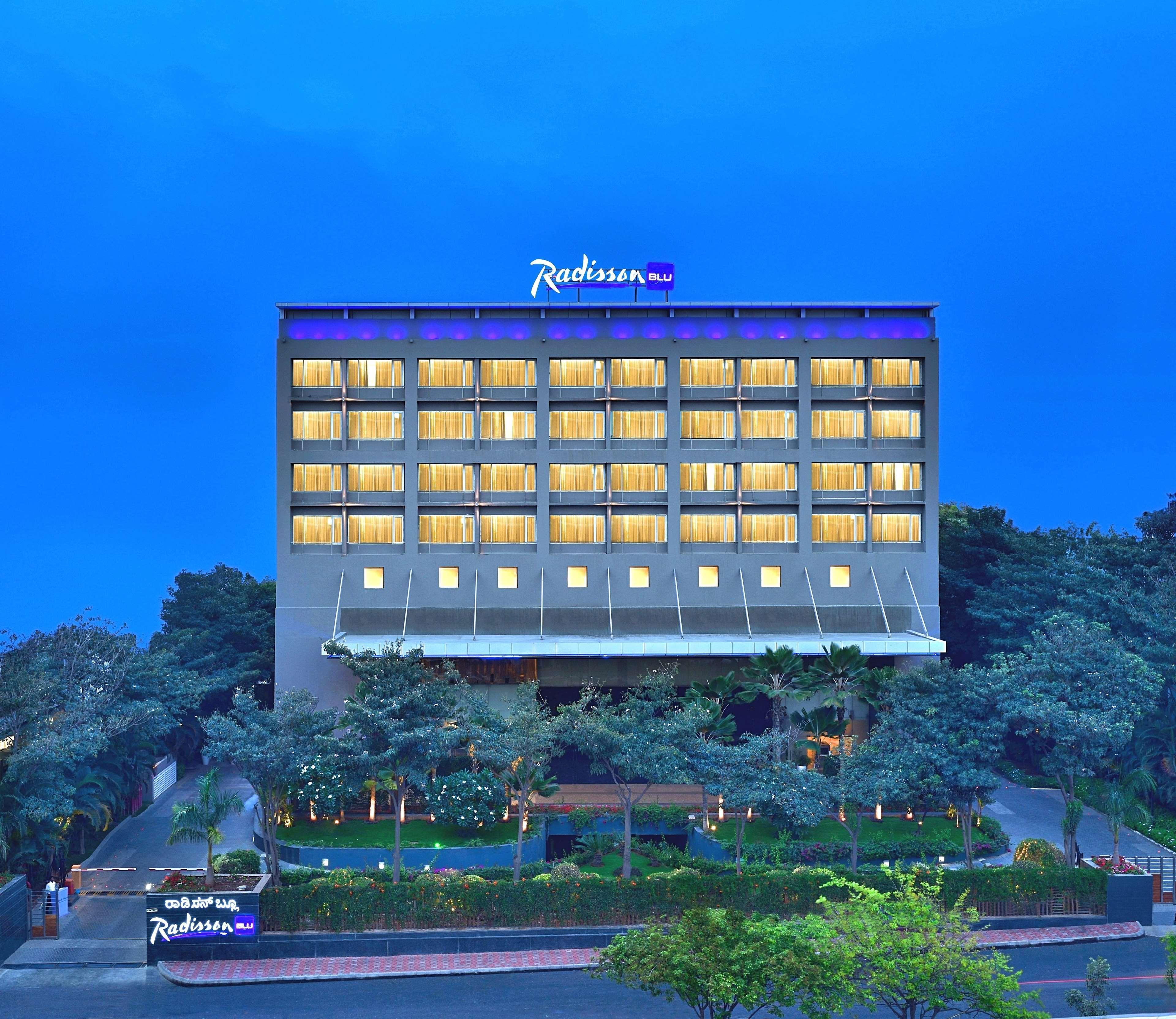 Hotel Radisson Blu Bengaluru Outer Ring Road Exterior foto