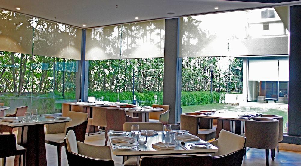 Hotel Radisson Blu Bengaluru Outer Ring Road Exterior foto