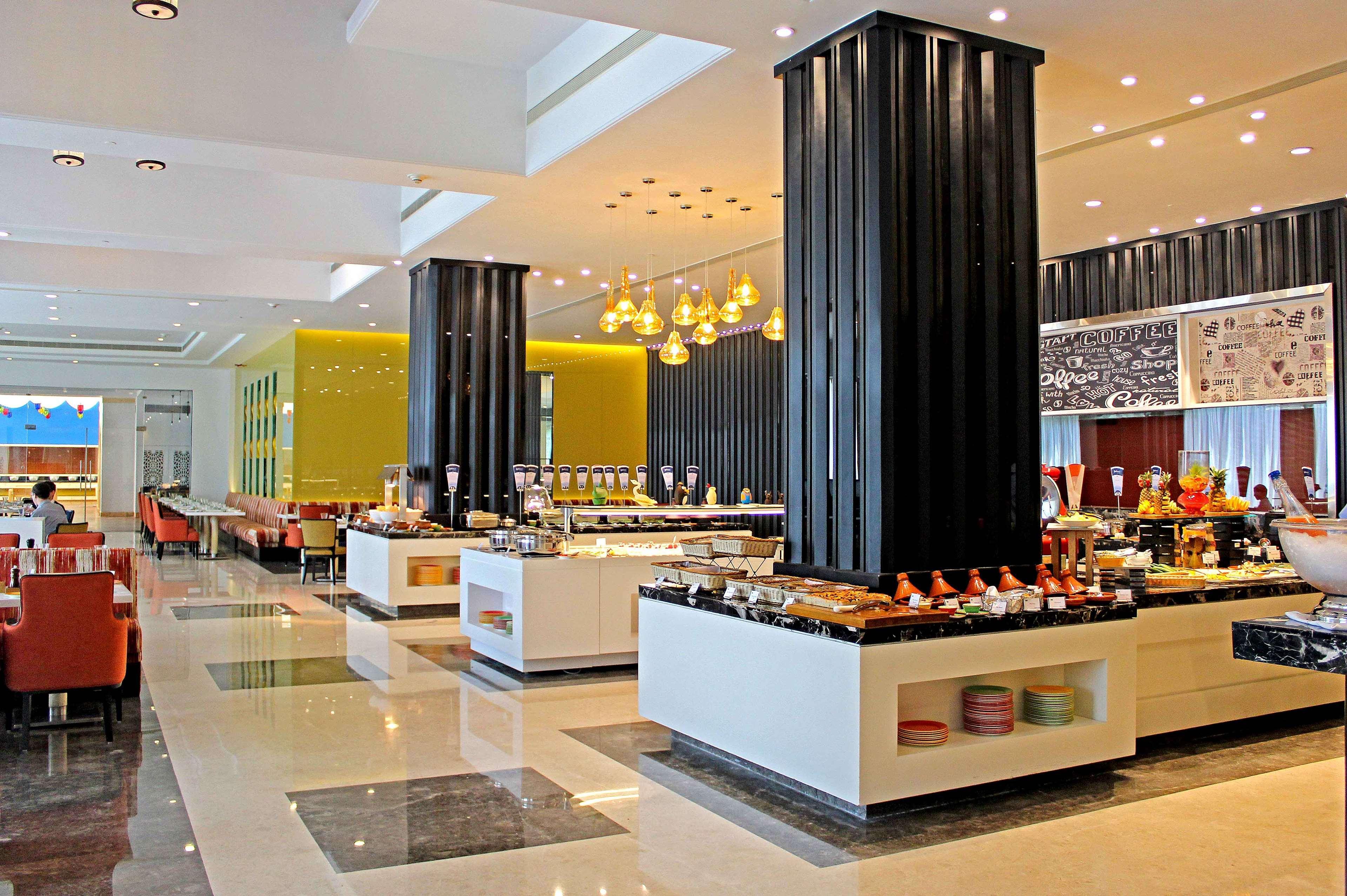 Hotel Radisson Blu Bengaluru Outer Ring Road Exterior foto
