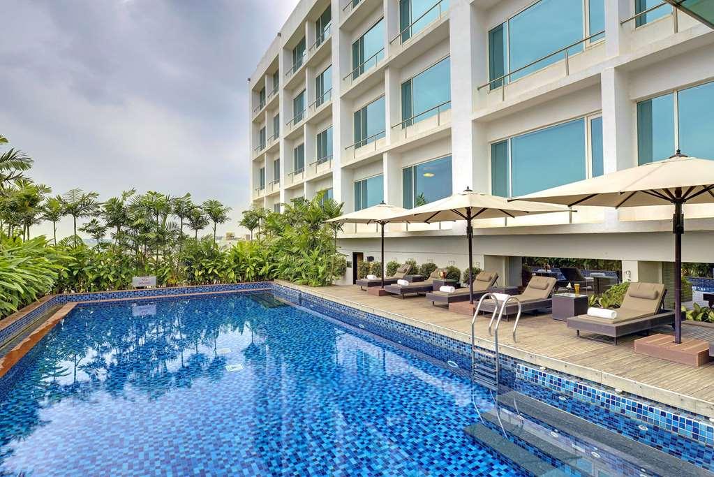 Hotel Radisson Blu Bengaluru Outer Ring Road Exterior foto
