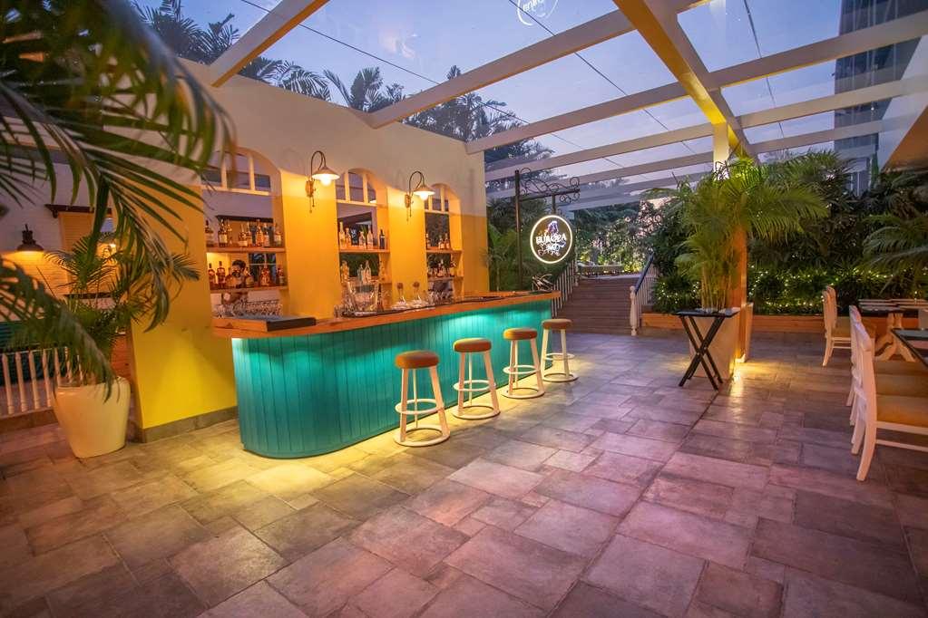 Hotel Radisson Blu Bengaluru Outer Ring Road Restaurant foto