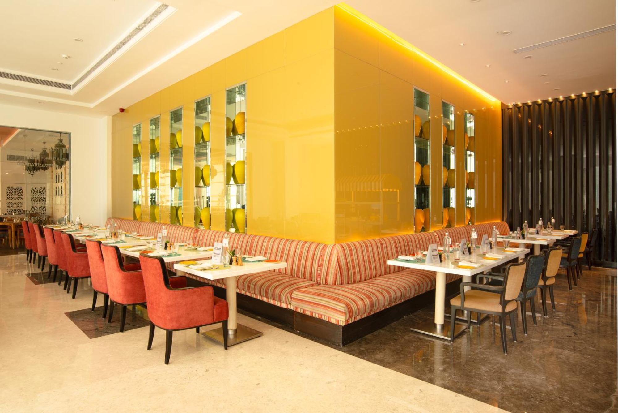 Hotel Radisson Blu Bengaluru Outer Ring Road Exterior foto