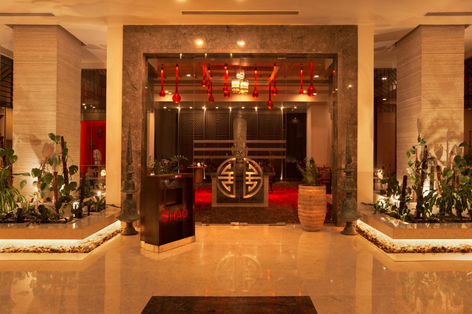 Hotel Radisson Blu Bengaluru Outer Ring Road Exterior foto