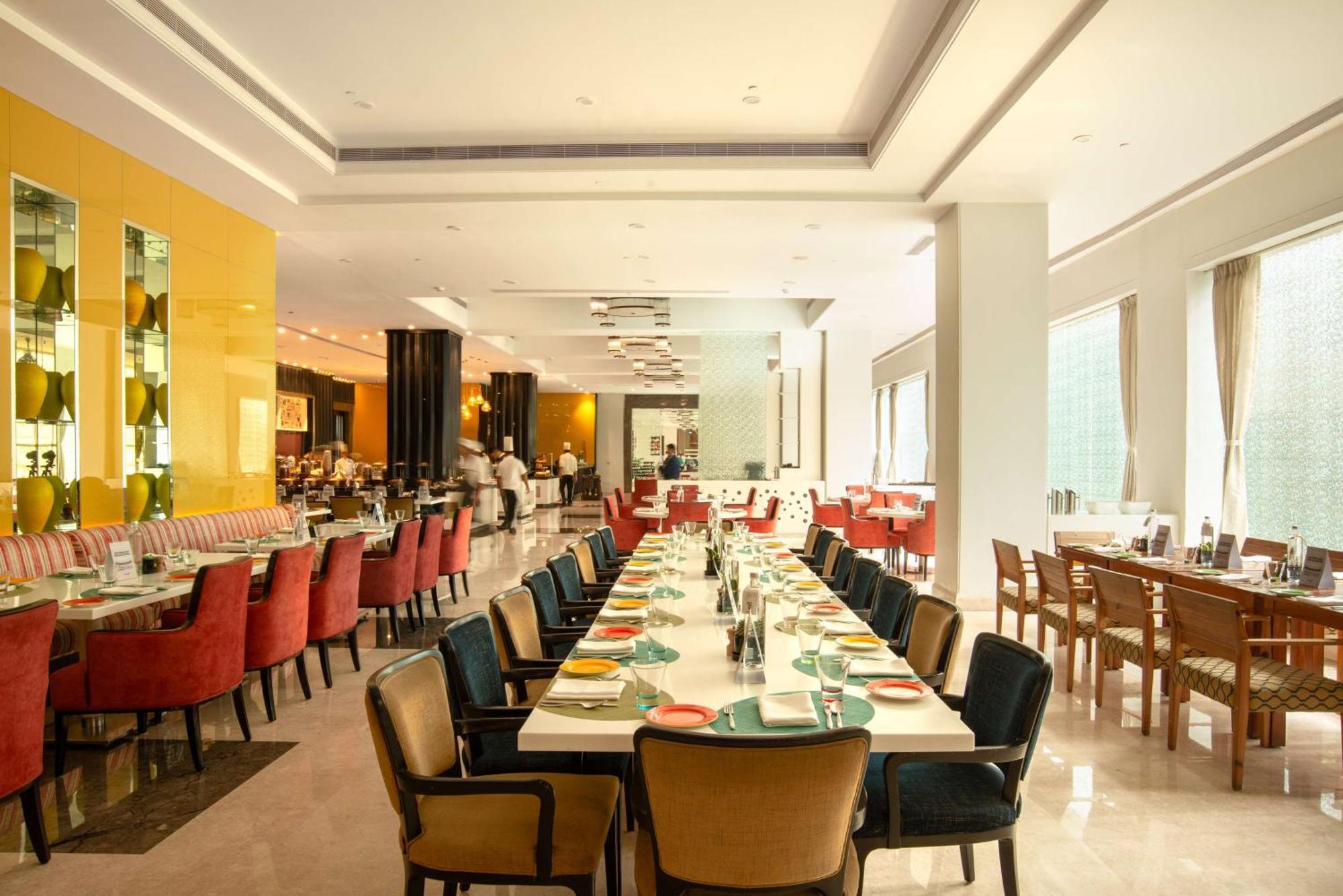 Hotel Radisson Blu Bengaluru Outer Ring Road Exterior foto